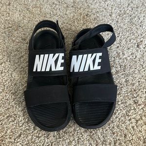 Nike Women’s Tanjun Sandal - 7